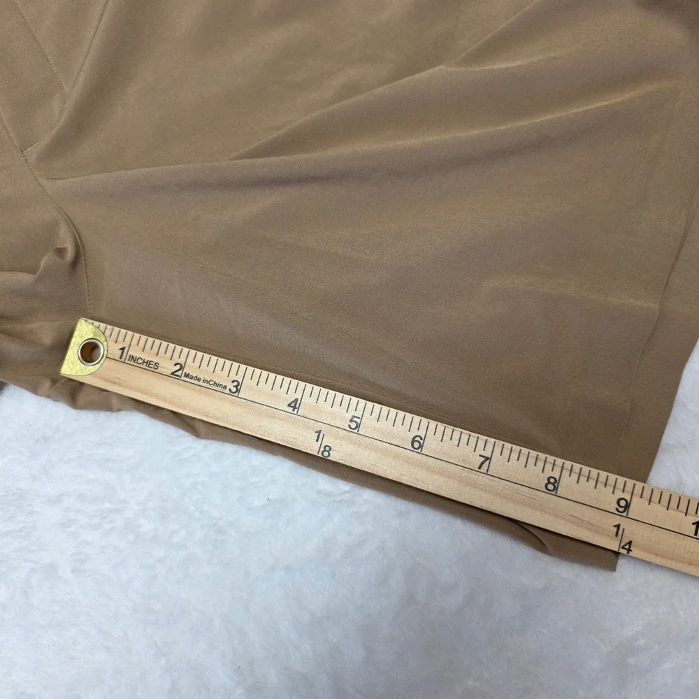 Athleta Brooklyn Bermuda Shorts Tan Women's Size 12 Golf lightweight - Picture 8 of 8